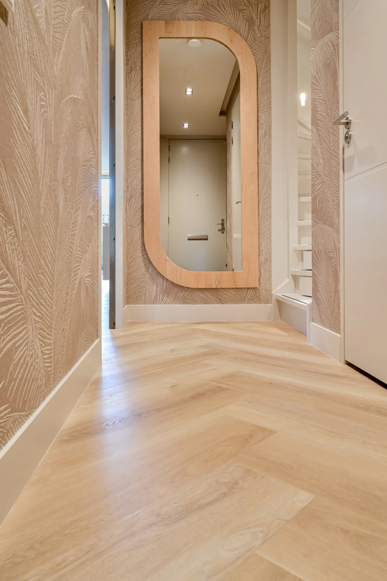 Laminaat vloer met plinten Spijkenisse regio Barendrecht