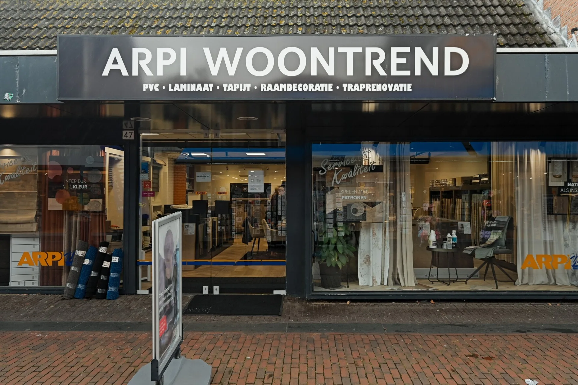 Voorgevel Arpi Woontrend woonwinkel Middenbaan Barendrecht